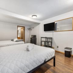 Room 16 – Classic Comfort