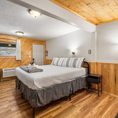 Room 19 – King-Size