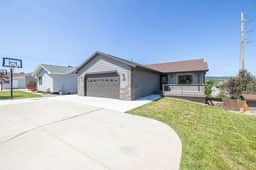 7 beds, 2.5 baths, Secret room