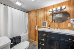 The Pondo: Room 20 – Spacious Stay