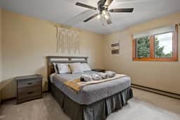 Cozy Nemo Road Retreat 3 bed fenced yard