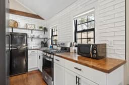 Cottage 10-Modern Farmhouse