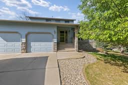 Heated pool, views, chef's kitchen, 3 levels