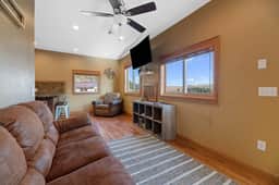 Large Group Cabin, Hot Tub, Lots of Flat Parking - Image 2