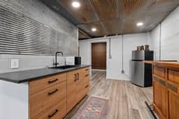 Large Group Cabin, Hot Tub, Lots of Flat Parking - Image 5