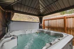 Large Group Cabin, Hot Tub, Lots of Flat Parking - Image 2