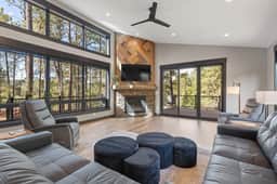 4 King bedrooms, 3.5 bath, Hot Tub, Cliff Views - Image 4