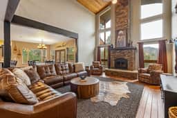 Private: 10 Beds, Hot Tub & Forest Views Near Lead - Image 2