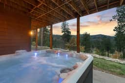 Private: 10 Beds, Hot Tub & Forest Views Near Lead - Image 3