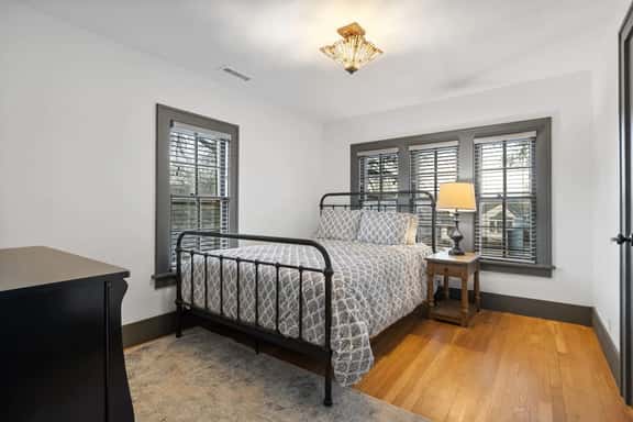 No airbnb fees! Cleaning fee only 2bedroomDowntown - Image 1