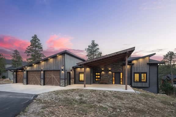 Sleeps 14, Hot tub, OutdoorFireTable, HeatedGarage - Image 1
