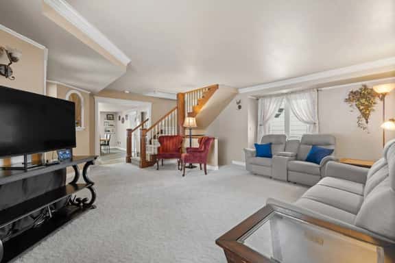 The cozy corner getaway! - Image 1