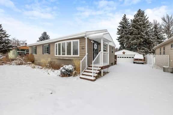 Boho Bliss: 3 Bedroom, Fenced Yard - Image 1
