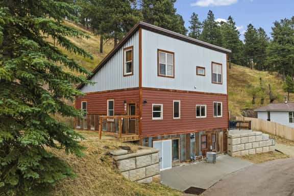 Large Group Cabin, Hot Tub, Lots of Flat Parking - Image 1
