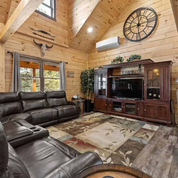East Pines :Modern Cabin in nature - Image 1