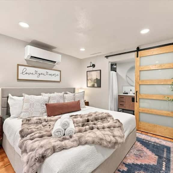 Boutique Studio Cabin · Hot Tub & Creek Access - Image 1