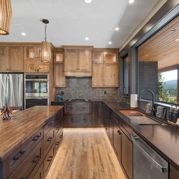 4 King bedrooms, 3.5 bath, Hot Tub, Cliff Views - Image 1