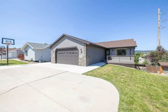 7 beds, 2.5 baths, Secret room