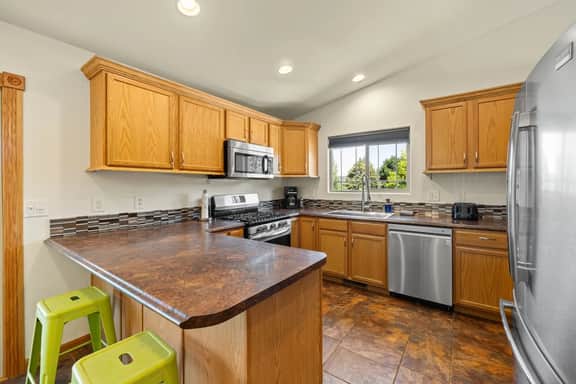 7 beds, 2.5 baths, Secret room