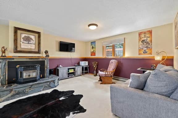 Cozy Nemo Road Retreat 3 bed fenced yard