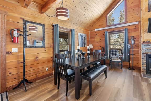 The Lincoln Lodge Cabin