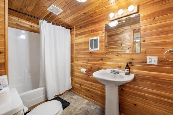Room 19 – King-Size - Image 3