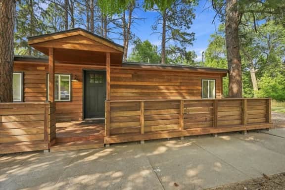 Boutique Studio Cabin · Hot Tub & Creek Access - Image 3