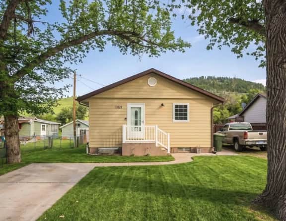 2 bedroom, walk in shower, minisplit AC/heat - Image 3