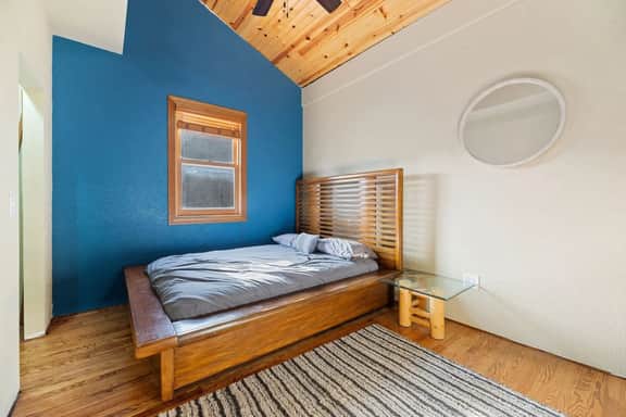 Large Group Cabin, Hot Tub, Lots of Flat Parking - Image 5