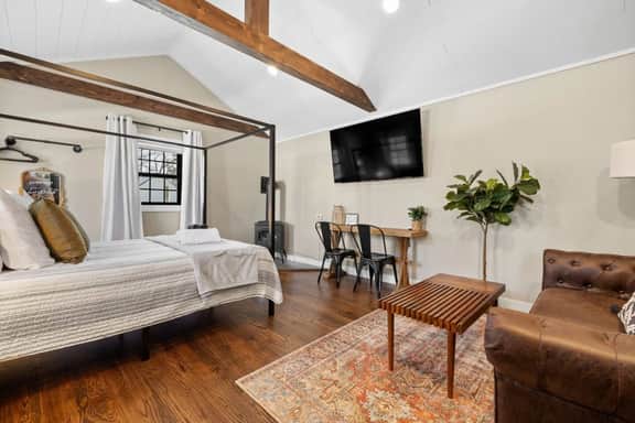 Cottage 10-Modern Farmhouse - Image 2
