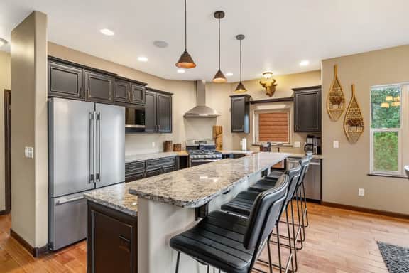 Private: 10 Beds, Hot Tub & Forest Views Near Lead - Image 5