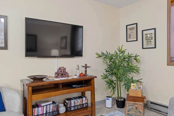 Condo: 1 bed, 1 bath, DVD Library, Fishing Gear - Image 5