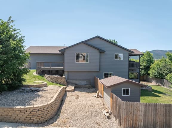 7 beds, 2.5 baths, Secret room
