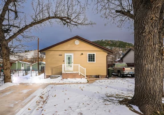 Cozy Duplex in Sturgis City Limits