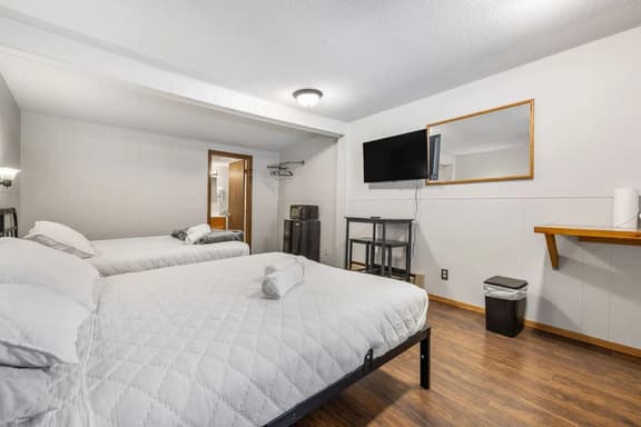 Room 16 – Classic Comfort