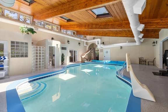 lNDOOR POOL! The FUN house