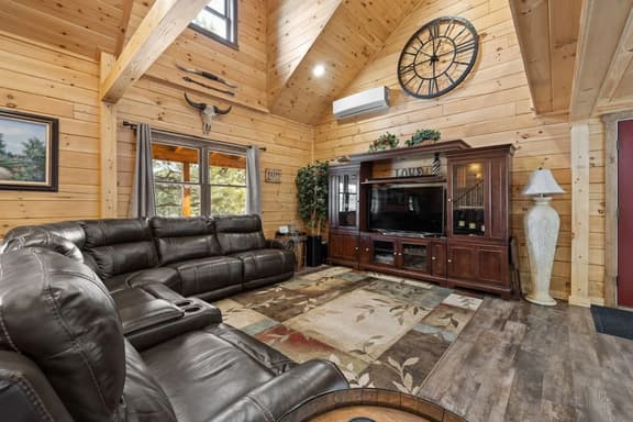East Pines :Modern Cabin in nature
