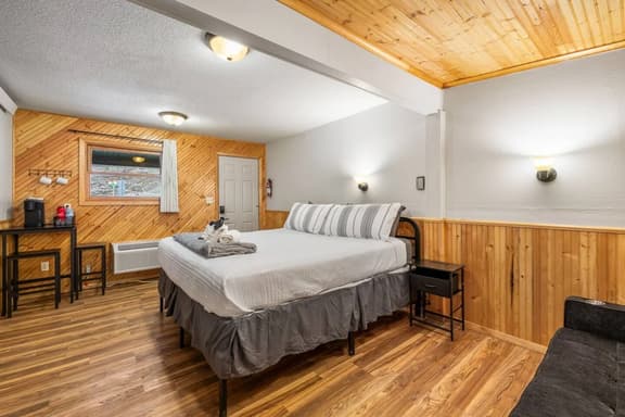 Room 19 – King-Size - Image 1