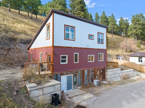 Large Group Cabin, Hot Tub, Lots of Flat Parking - Image 1